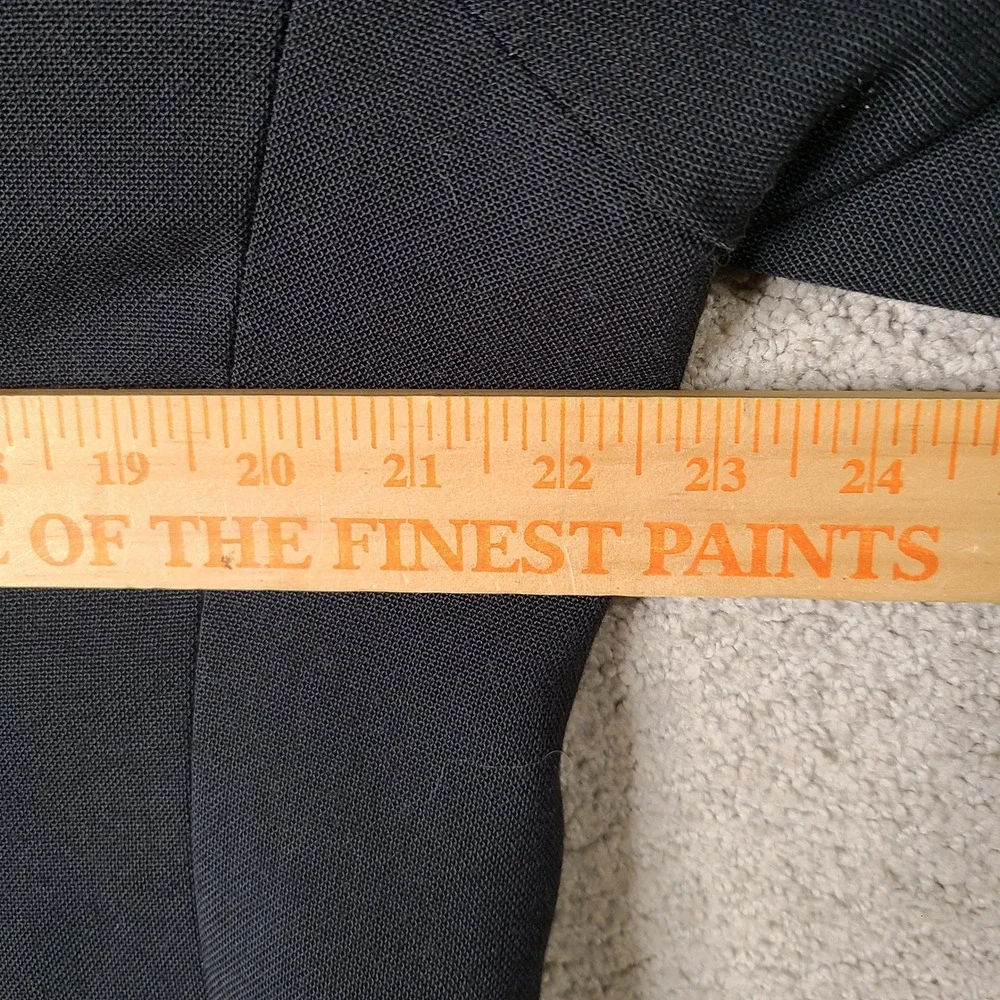 LaCrosse loose button